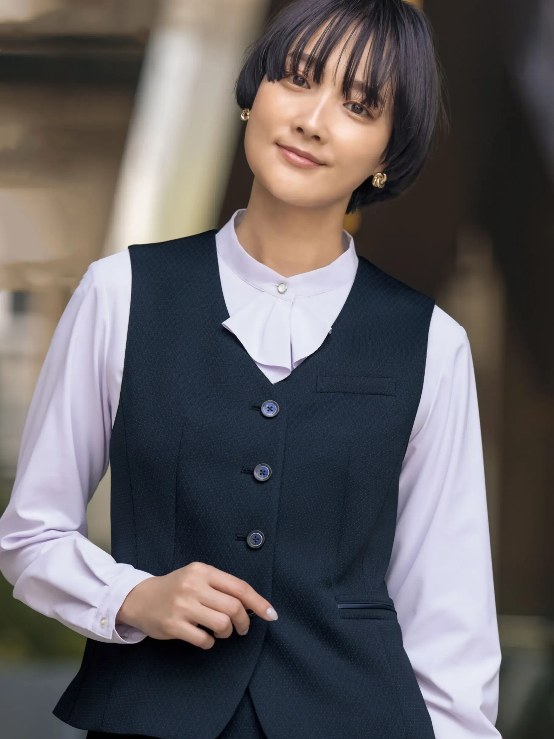 LOOK02