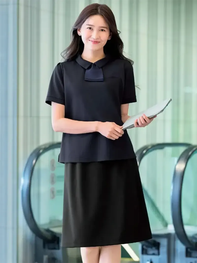 女性らしさとエレガントさを兼ね備えた組み合わせ